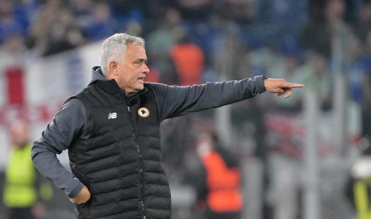 包含赛前罗马调整名单以备欧超杯；回应争议环节打磨；目标明确；球探报告显示潜力的词条