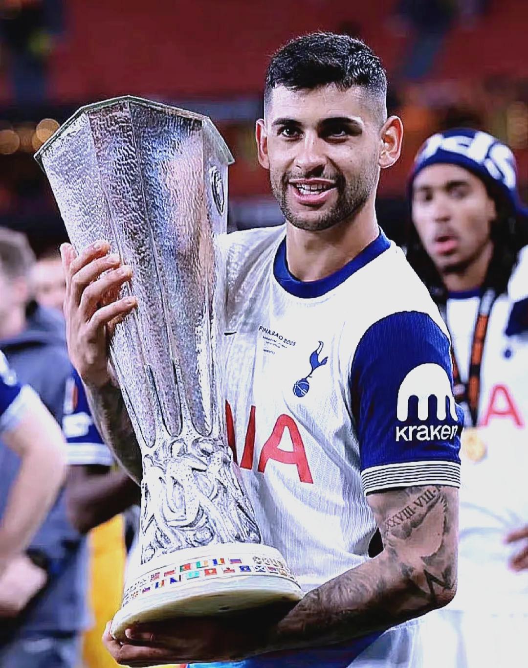 包含赛前罗马调整名单以备欧超杯；回应争议环节打磨；目标明确；球探报告显示潜力的词条