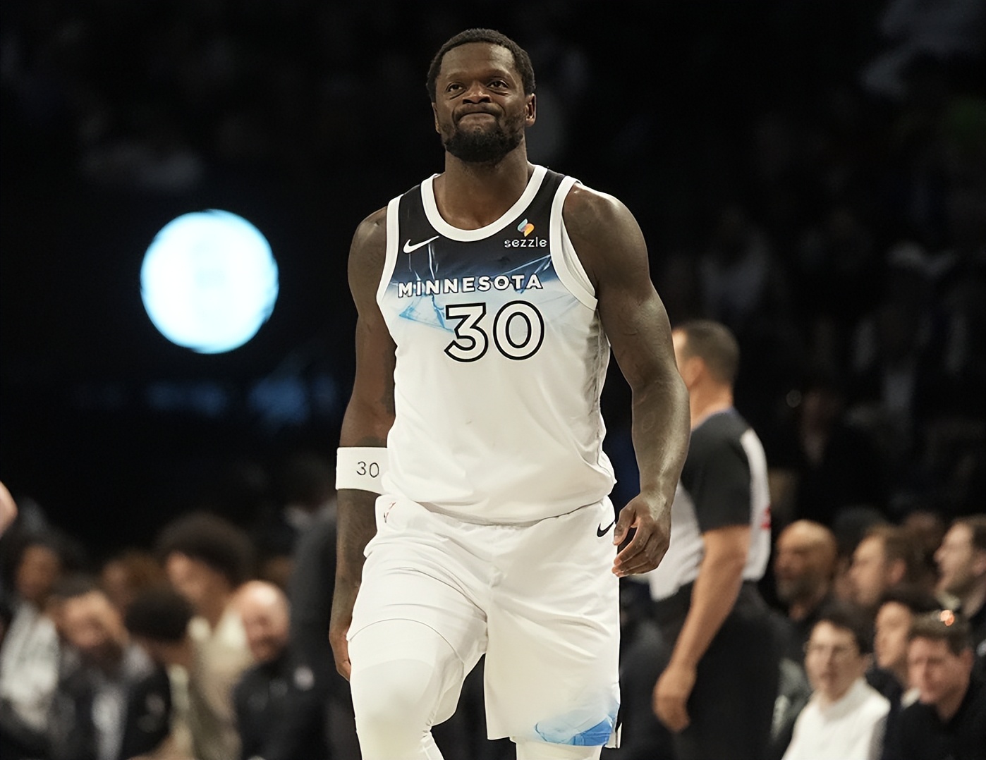 爱游戏入口包含布莱顿赛后主帅复盘，志在全明星赛名次提升，质疑声仍在，轮换策略成焦点的词条