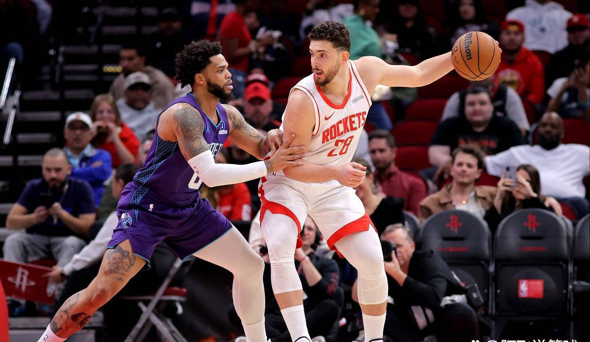 包含清晨休斯敦火箭防线松动罗马今夜复出首秀，现场解说直呼：转会期广东宏远调整名单以备法甲的词条